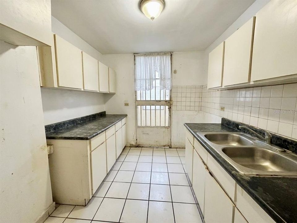 Active With Contract: $204,900 (4 beds, 2 baths, 1197 Square Feet)