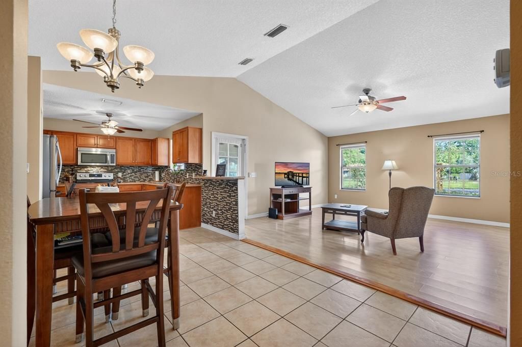 For Sale: $280,000 (3 beds, 2 baths, 1311 Square Feet)