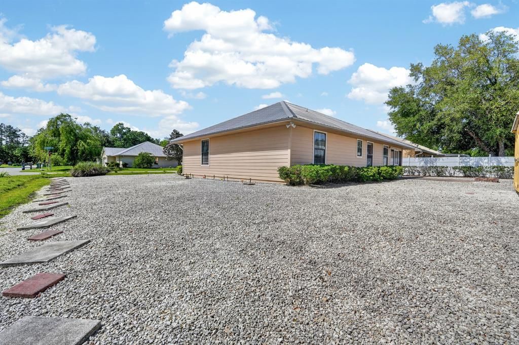 For Sale: $280,000 (3 beds, 2 baths, 1311 Square Feet)