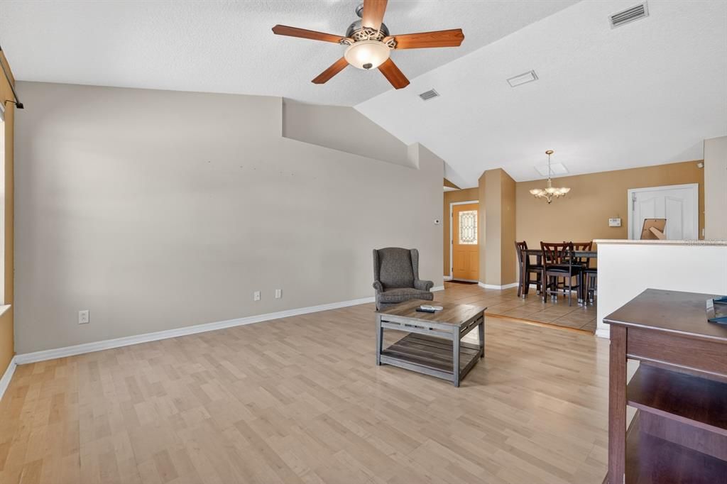 For Sale: $280,000 (3 beds, 2 baths, 1311 Square Feet)