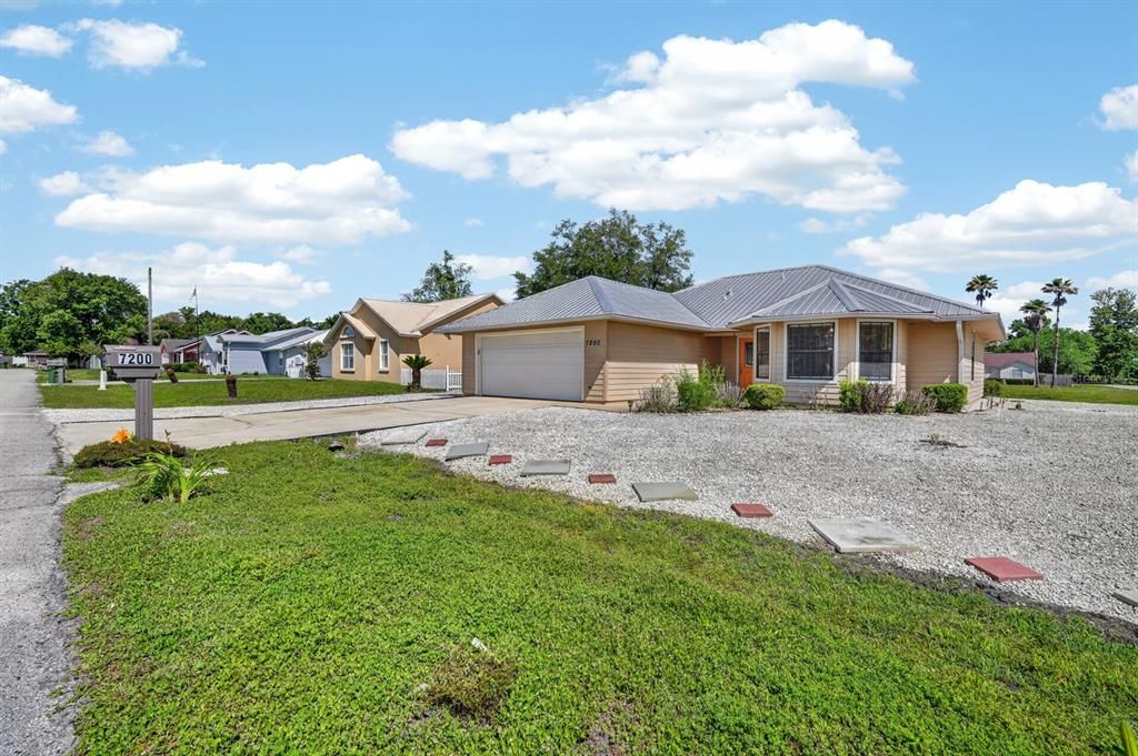For Sale: $280,000 (3 beds, 2 baths, 1311 Square Feet)