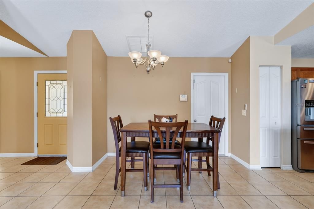 For Sale: $280,000 (3 beds, 2 baths, 1311 Square Feet)