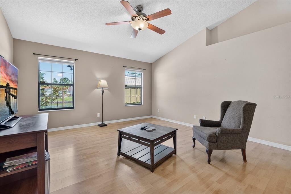 For Sale: $280,000 (3 beds, 2 baths, 1311 Square Feet)