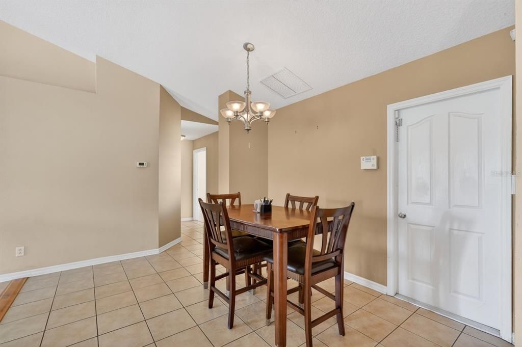 For Sale: $280,000 (3 beds, 2 baths, 1311 Square Feet)