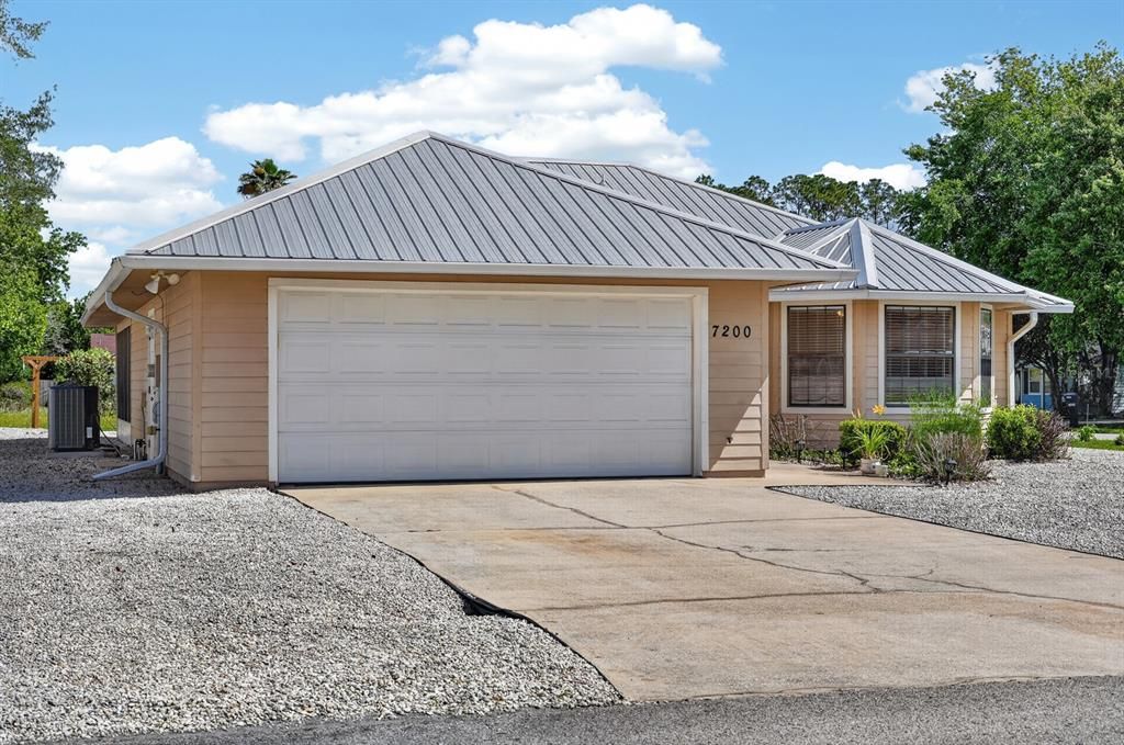 For Sale: $280,000 (3 beds, 2 baths, 1311 Square Feet)