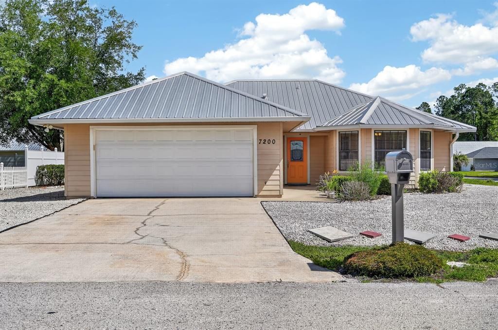 For Sale: $280,000 (3 beds, 2 baths, 1311 Square Feet)