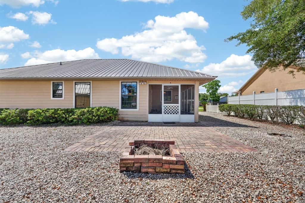 For Sale: $280,000 (3 beds, 2 baths, 1311 Square Feet)