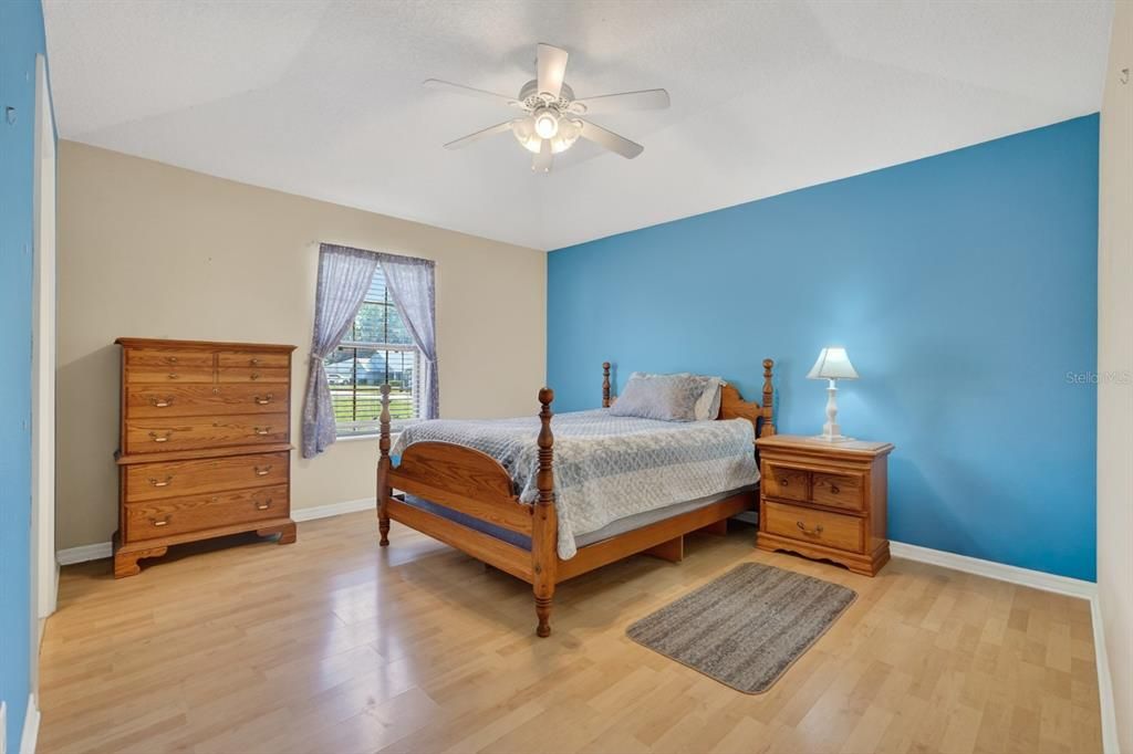For Sale: $280,000 (3 beds, 2 baths, 1311 Square Feet)