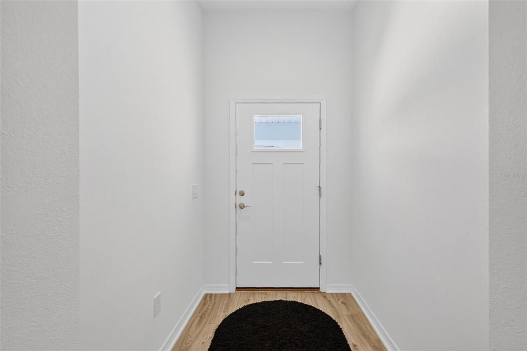 Activo con contrato: $399,900 (3 camas, 2 baños, 1633 Pies cuadrados)