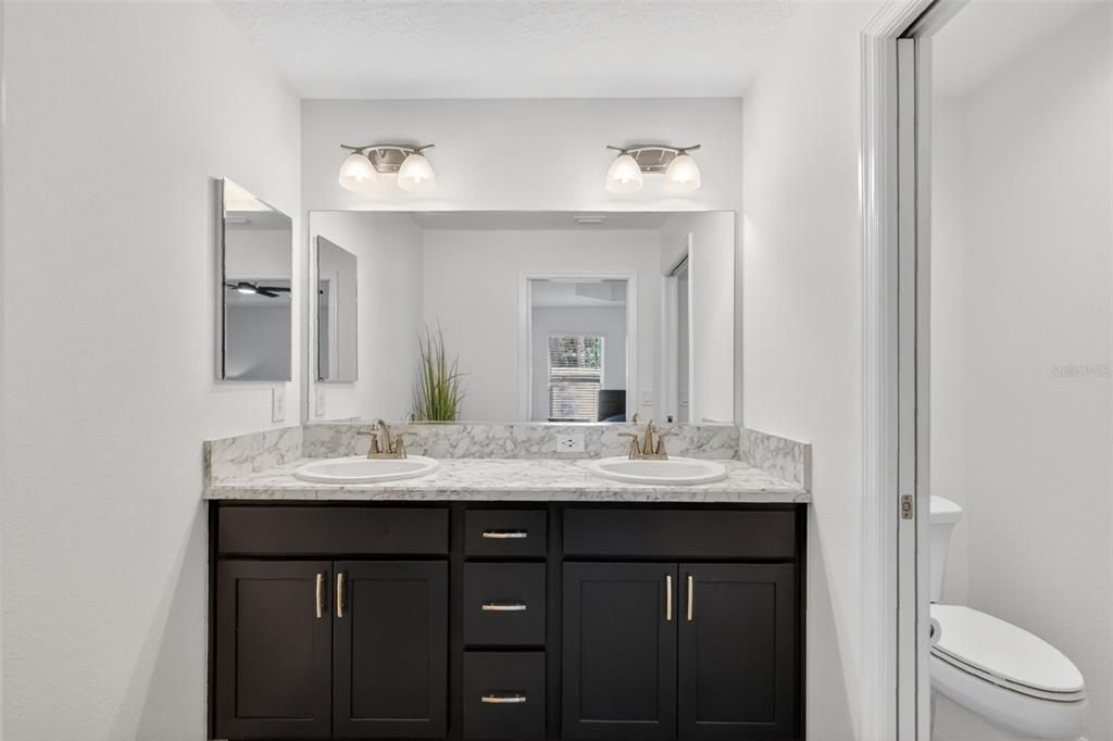 Activo con contrato: $399,900 (3 camas, 2 baños, 1633 Pies cuadrados)