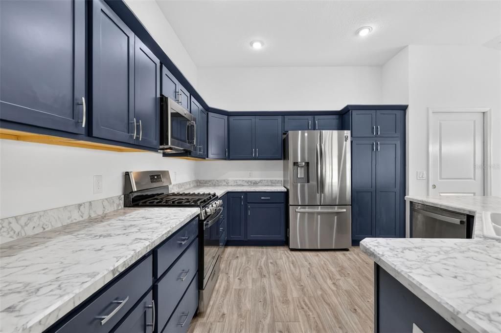 Activo con contrato: $399,900 (3 camas, 2 baños, 1633 Pies cuadrados)