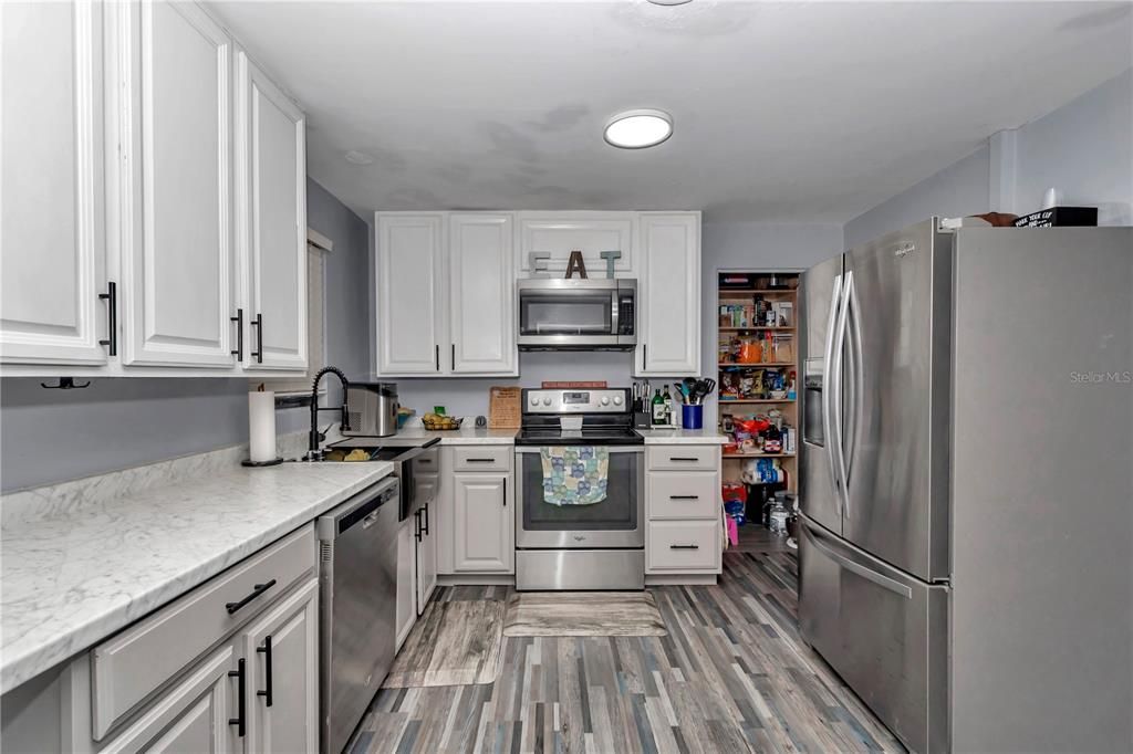 For Sale: $399,900 (0 beds, 0 baths, 2155 Square Feet)