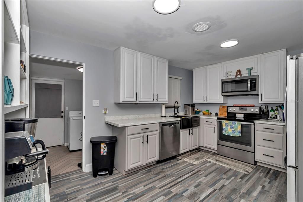 For Sale: $399,900 (0 beds, 0 baths, 2155 Square Feet)