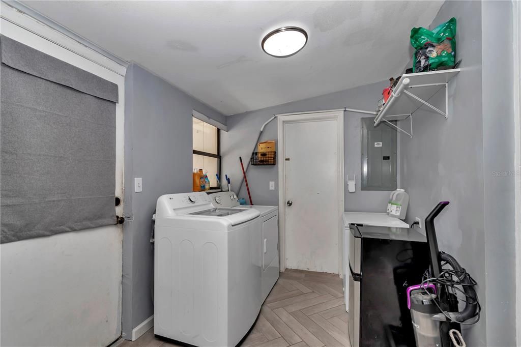 For Sale: $399,900 (0 beds, 0 baths, 2155 Square Feet)