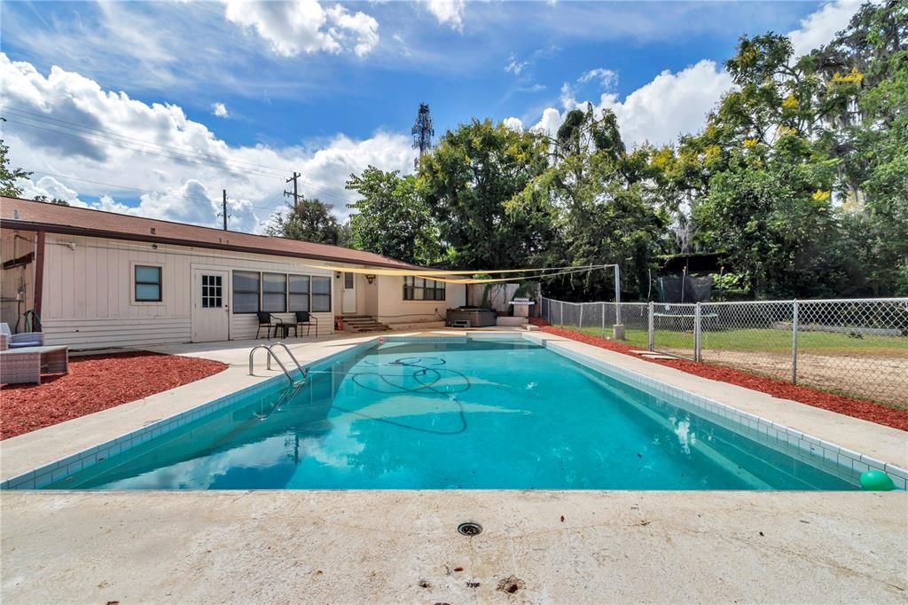 For Sale: $399,900 (0 beds, 0 baths, 2155 Square Feet)