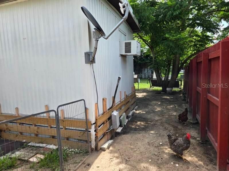 For Sale: $68,500 (2 beds, 1 baths, 720 Square Feet)