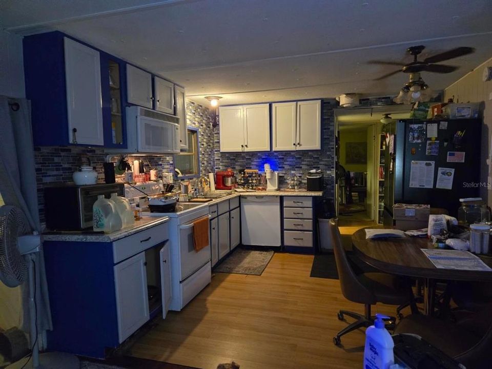 For Sale: $68,500 (2 beds, 1 baths, 720 Square Feet)