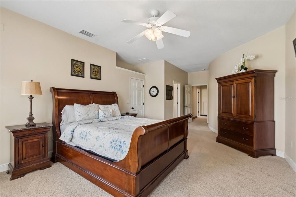 Active With Contract: $1,125,000 (5 beds, 3 baths, 4616 Square Feet)