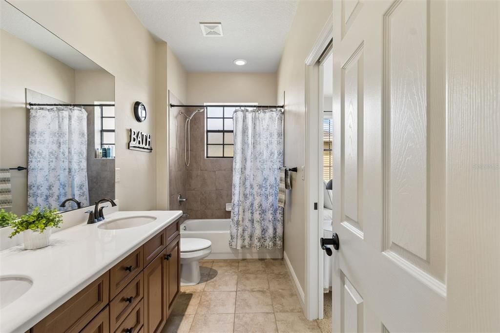 Active With Contract: $1,125,000 (5 beds, 3 baths, 4616 Square Feet)