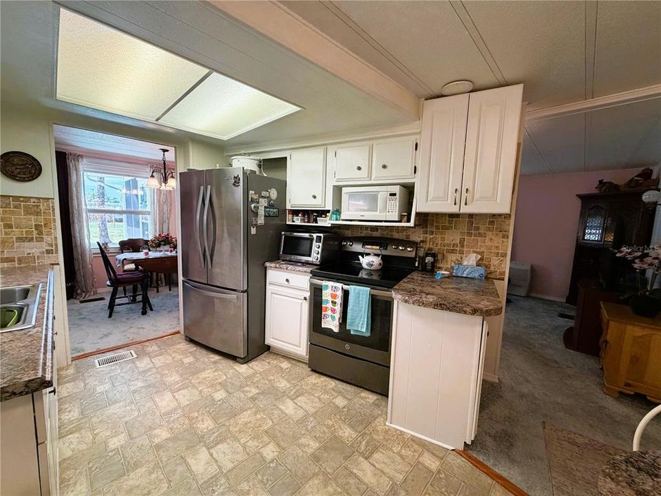На продажу: $124,500 (2 спален, 2 ванн, 1302 Квадратных фут)