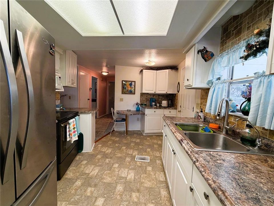 На продажу: $124,500 (2 спален, 2 ванн, 1302 Квадратных фут)