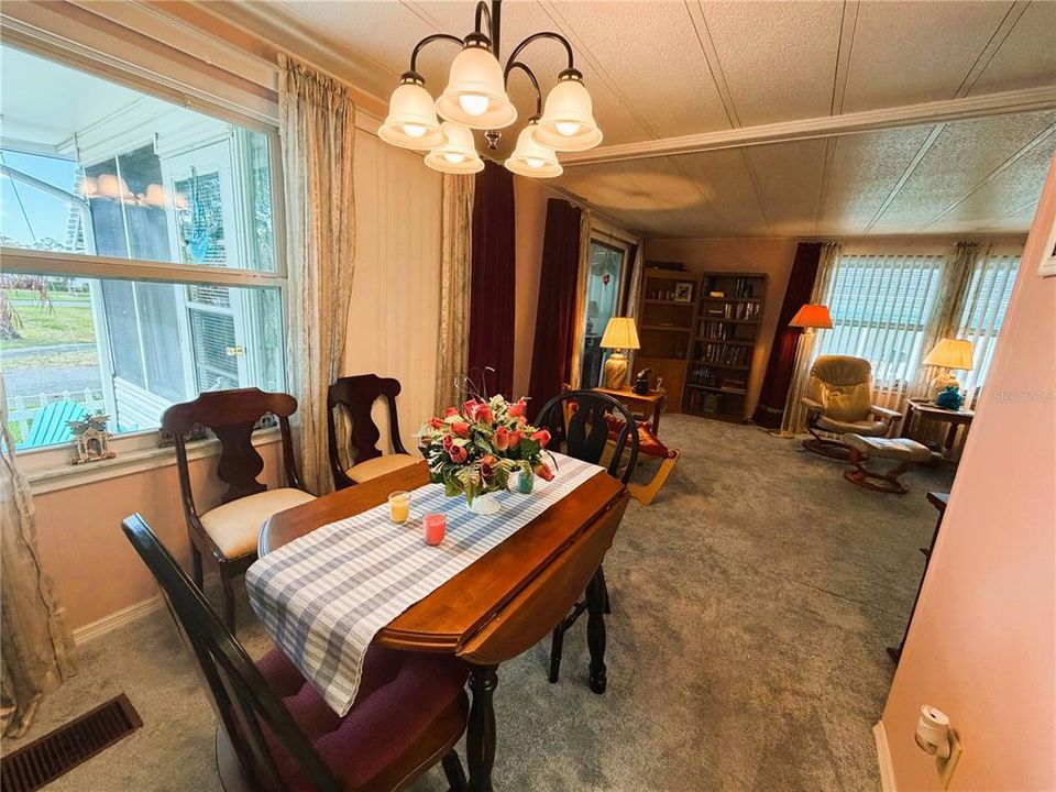На продажу: $124,500 (2 спален, 2 ванн, 1302 Квадратных фут)