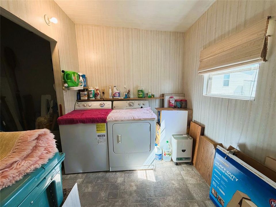 На продажу: $124,500 (2 спален, 2 ванн, 1302 Квадратных фут)