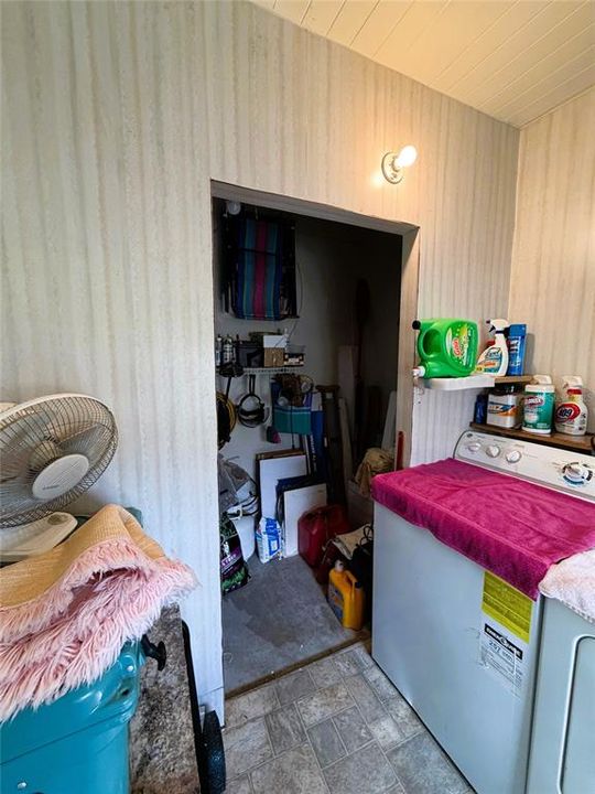 На продажу: $124,500 (2 спален, 2 ванн, 1302 Квадратных фут)