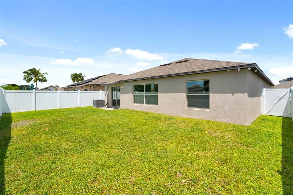 Active With Contract: $395,000 (4 beds, 2 baths, 1935 Square Feet)