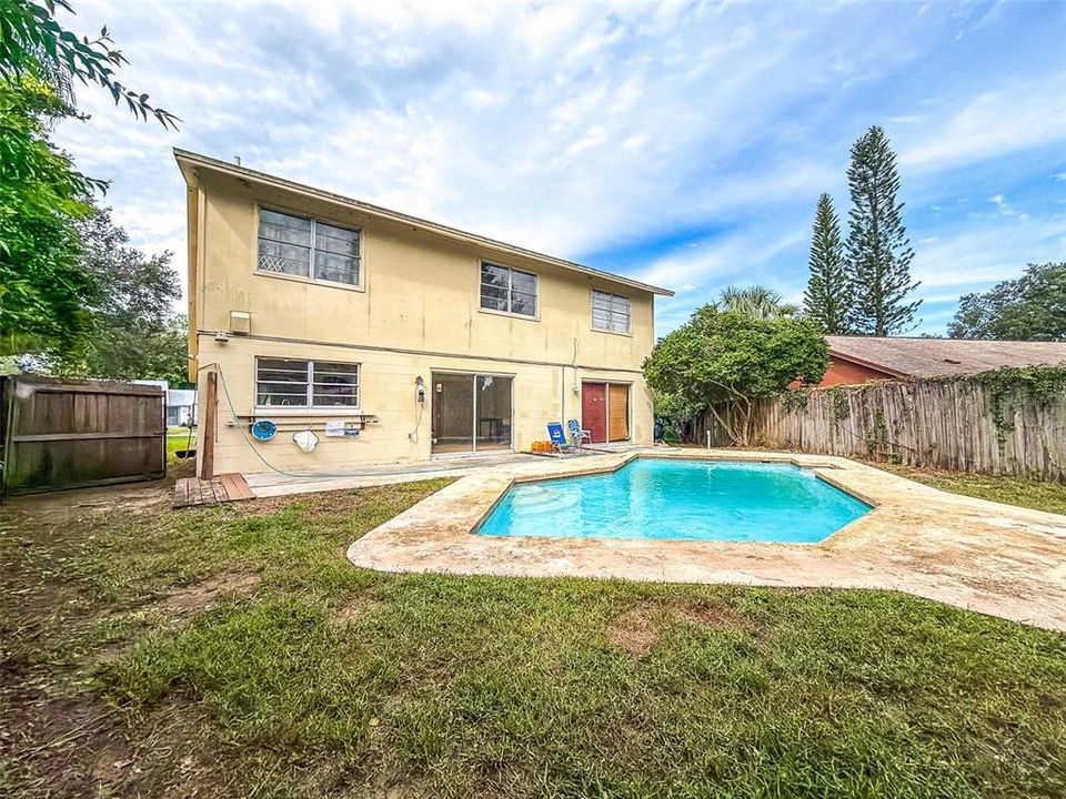 En Venta: $419,000 (4 camas, 2 baños, 1969 Pies cuadrados)