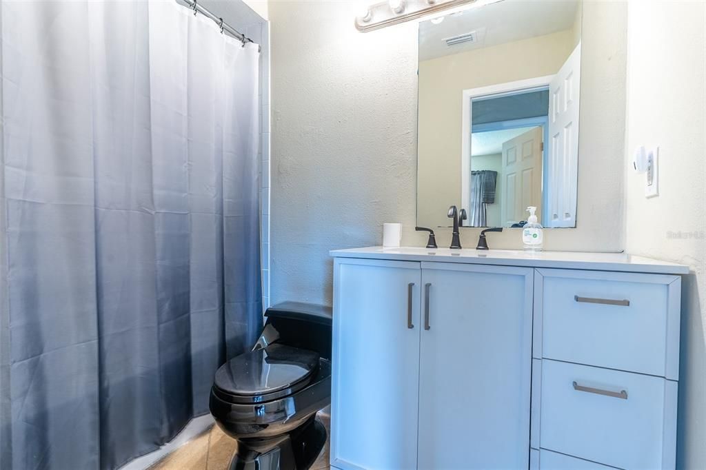 En Venta: $419,000 (4 camas, 2 baños, 1969 Pies cuadrados)