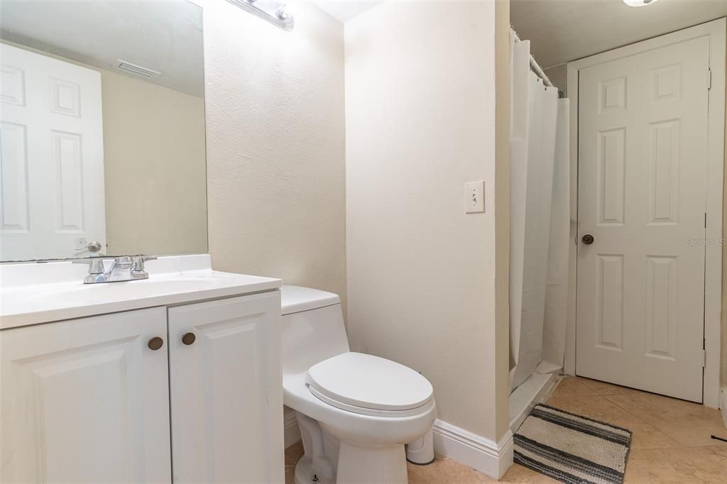 En Venta: $419,000 (4 camas, 2 baños, 1969 Pies cuadrados)