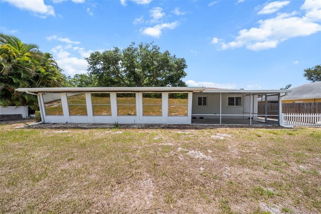 Activo con contrato: $299,999 (2 camas, 2 baños, 1221 Pies cuadrados)