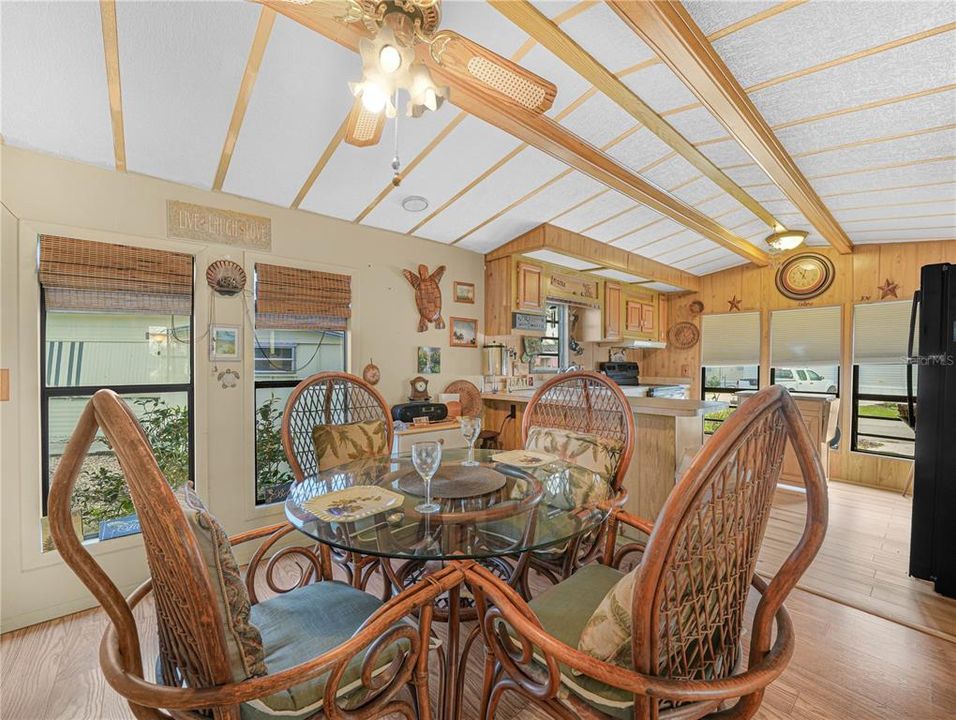 For Sale: $168,000 (1 beds, 1 baths, 708 Square Feet)