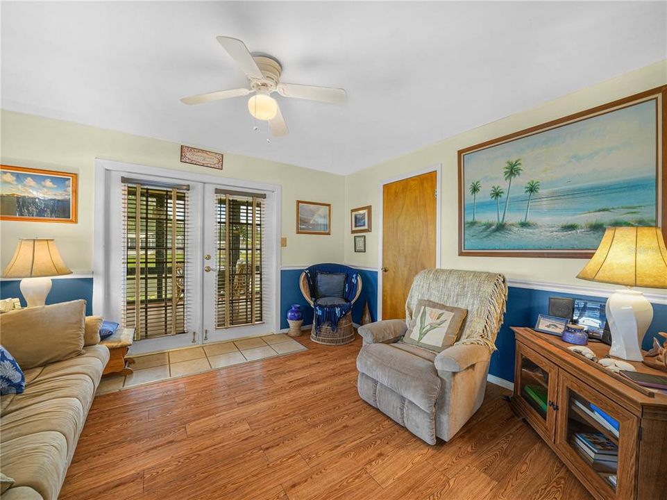 For Sale: $168,000 (1 beds, 1 baths, 708 Square Feet)