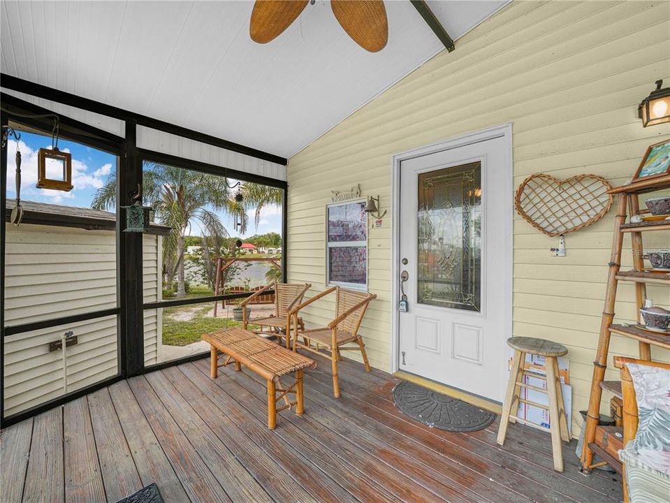 For Sale: $168,000 (1 beds, 1 baths, 708 Square Feet)