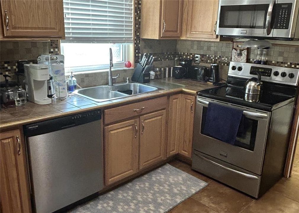 En Venta: $283,999 (3 camas, 2 baños, 1556 Pies cuadrados)