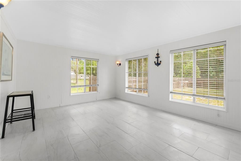 En Venta: $239,800 (3 camas, 2 baños, 1200 Pies cuadrados)