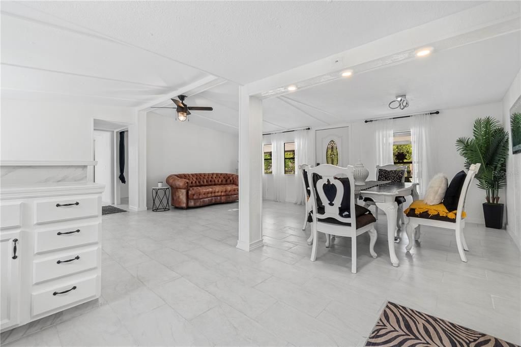 En Venta: $239,800 (3 camas, 2 baños, 1200 Pies cuadrados)