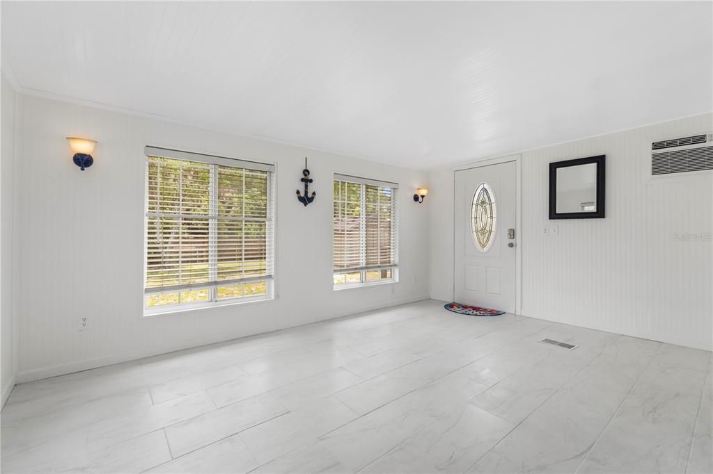 En Venta: $239,800 (3 camas, 2 baños, 1200 Pies cuadrados)