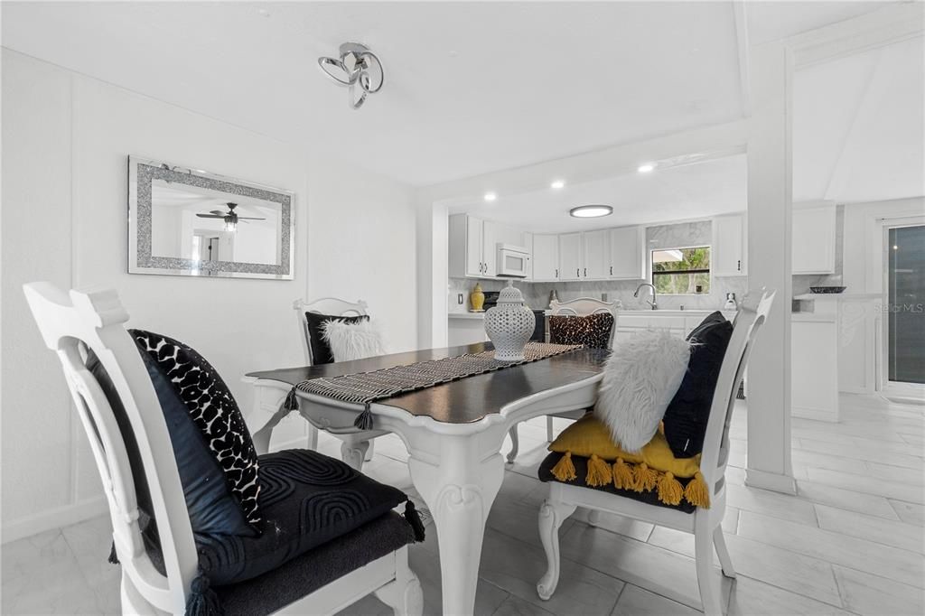 En Venta: $239,800 (3 camas, 2 baños, 1200 Pies cuadrados)