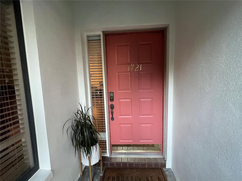 For Sale: $290,000 (2 beds, 2 baths, 1260 Square Feet)