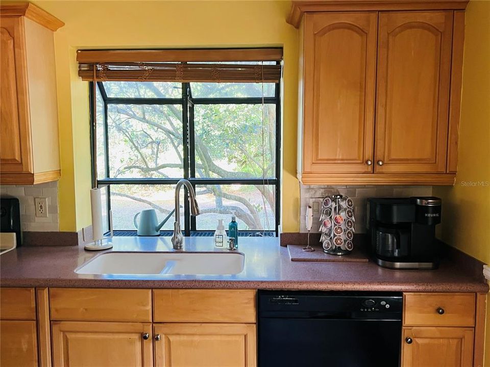 For Sale: $290,000 (2 beds, 2 baths, 1260 Square Feet)