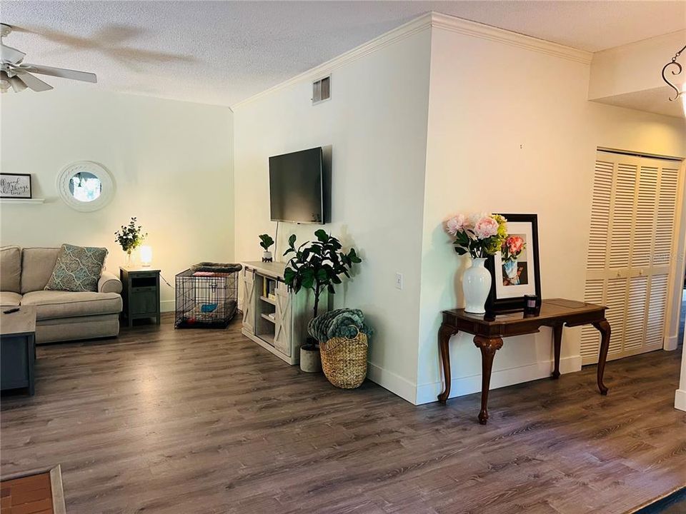 For Sale: $290,000 (2 beds, 2 baths, 1260 Square Feet)