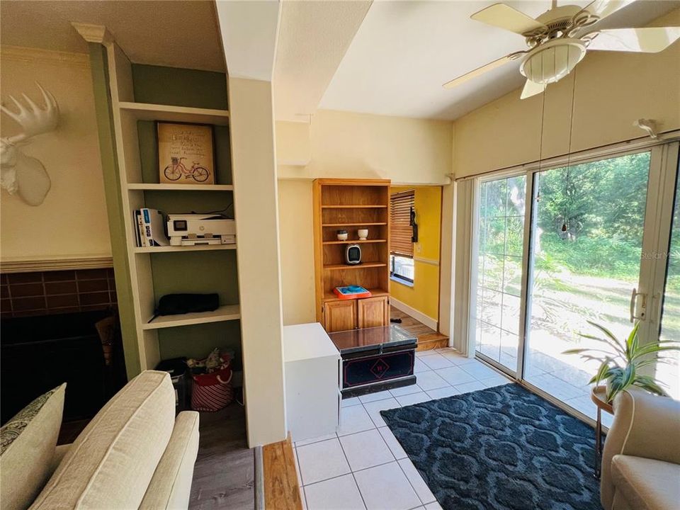 For Sale: $290,000 (2 beds, 2 baths, 1260 Square Feet)