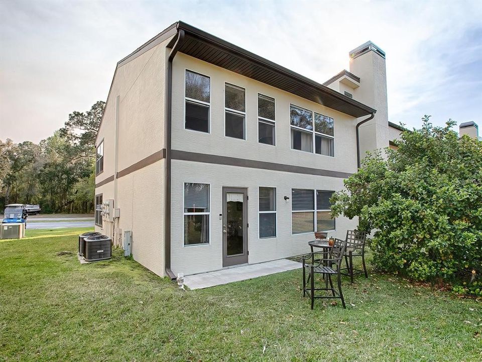 For Sale: $115,000 (1 beds, 1 baths, 900 Square Feet)