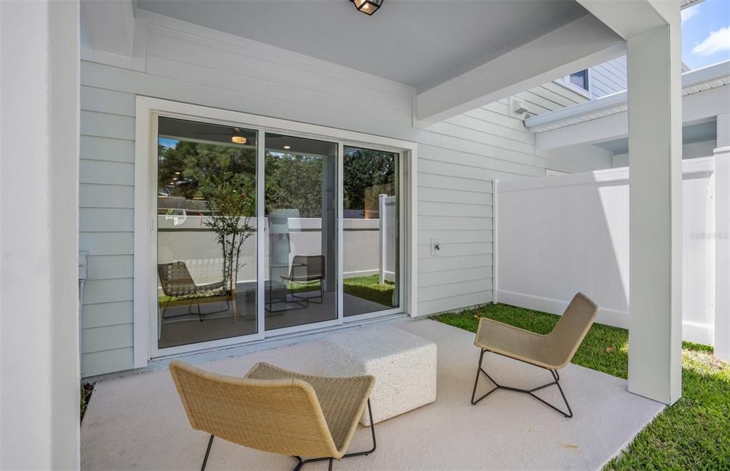 Activo con contrato: $426,990 (3 camas, 2 baños, 1907 Pies cuadrados)