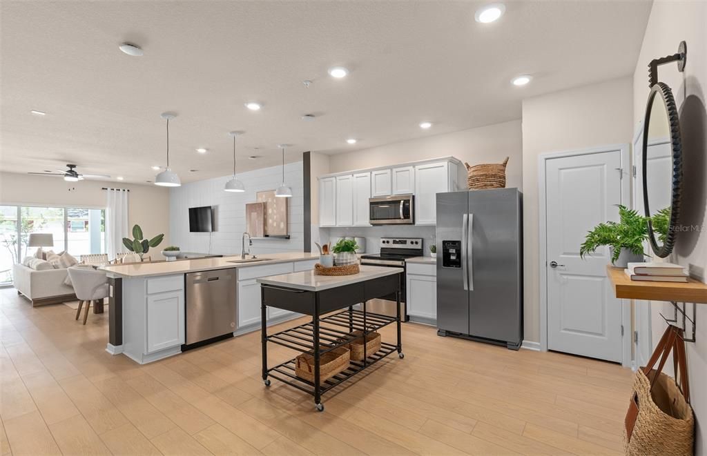 Activo con contrato: $426,990 (3 camas, 2 baños, 1907 Pies cuadrados)