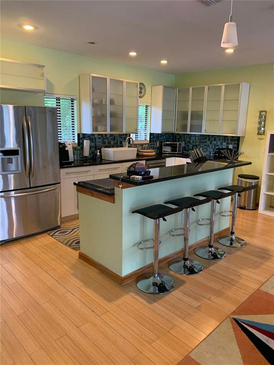 For Rent: $3,350 (4 beds, 3 baths, 2050 Square Feet)