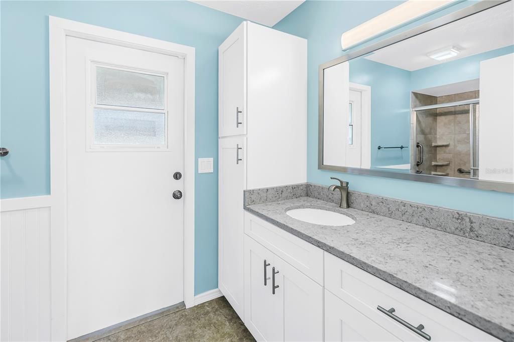 Active With Contract: $2,950 (2 beds, 2 baths, 1454 Square Feet)
